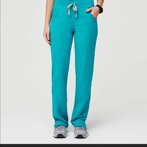 LIMITED EDITION SOLD OUT FIGS! Kade Cargo Pants/Catarina One-Pocket Top